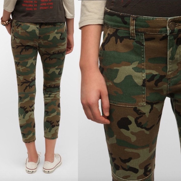 •BDG• cropped camo pants - Picture 2 of 9